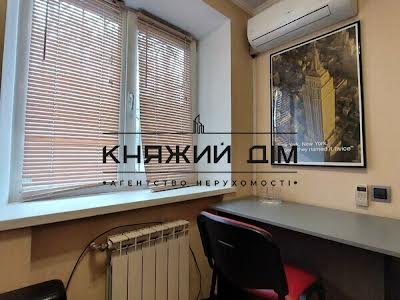 комерційна за адресою Жилянська вул., 62/64