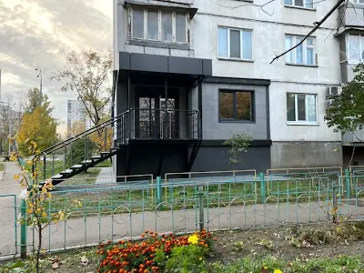 комерційна за адресою Зої Гайдай вул., 12/10