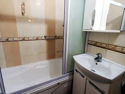 квартира по адресу Ревуцкого ул., 24/4