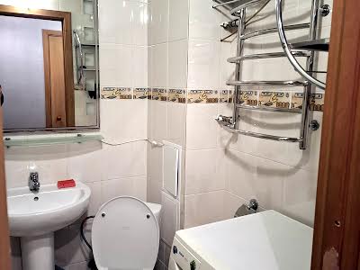 квартира за адресою Любомира Гузара просп. (Космонавта Комарова), 9а
