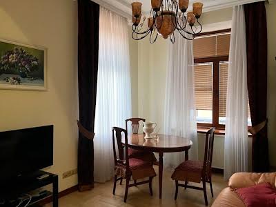 квартира за адресою Лисенка вул., 8