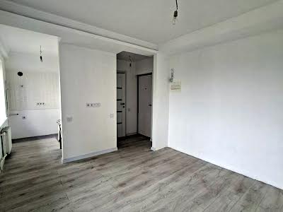 квартира за адресою Богатирська вул., 8