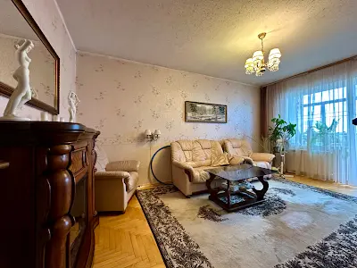 квартира за адресою Ревуцького вул., 44
