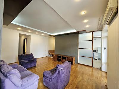 квартира за адресою Панаса Мирного вул., 8