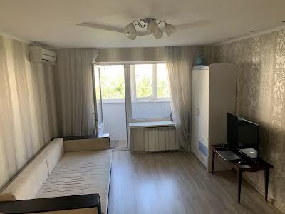 квартира за адресою Деміївська вул., 37