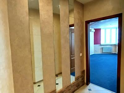 комерційна за адресою Срібнокільська вул., 1