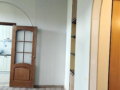 квартира по адресу Катерини Білокур ул., 8