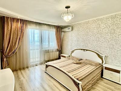 квартира по адресу Героїв Оборони ул., 10-А