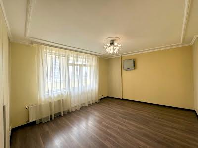 квартира за адресою Раїси Окіпної вул., 10