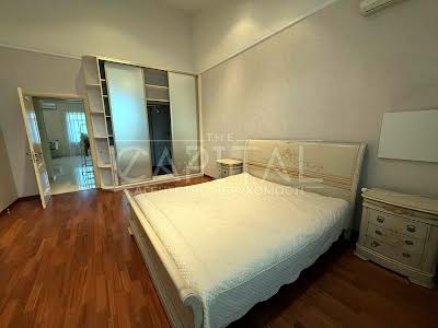 квартира за адресою Панаса Мирного вул., 8