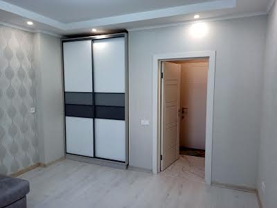 квартира за адресою Драгоманова вул., 10