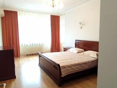 квартира по адресу Кловский спуск, 5