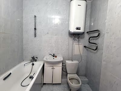 квартира за адресою Миколи Амосова вул., 4