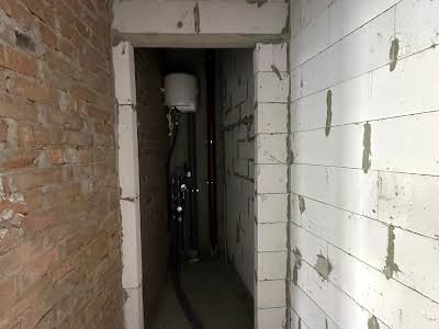 комерційна за адресою Причальна вул., 8