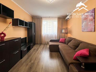 квартира за адресою Воскресенська вул., 18