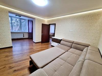 квартира по адресу Лебединская ул., 3