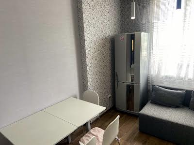 квартира за адресою Домобудівельна вул., 5