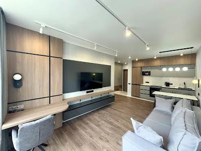 квартира за адресою Салютна вул., 2к20