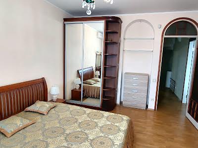 квартира за адресою Андрія Верхогляда вул. (Михайла Драгомирова), 4
