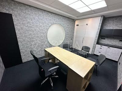 коммерческая по адресу Евгения Коновальца ул. (Щорса), 32-Б
