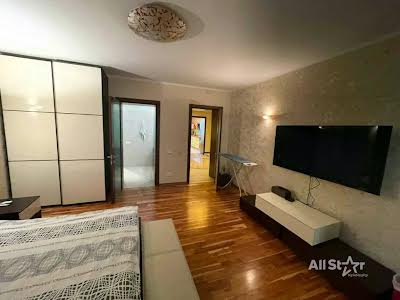квартира за адресою Тарасівська вул., 21