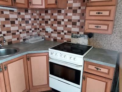 квартира за адресою Ревуцького вул., 18