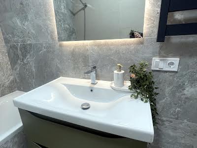 квартира за адресою Миру вул., 1