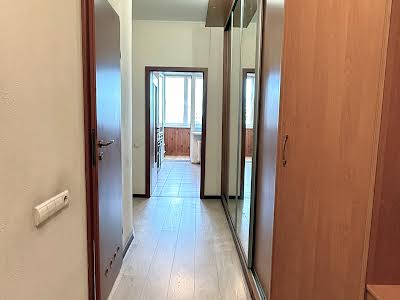 квартира за адресою Анни Ахматової вул., 45