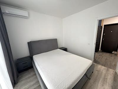 квартира по адресу Ревуцкого ул., 40-В
