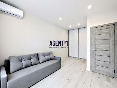 квартира за адресою Садова вул., 51Б