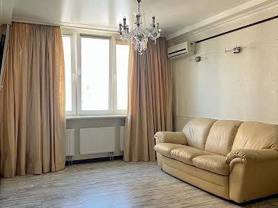 квартира за адресою Анни Ахматової вул., 34