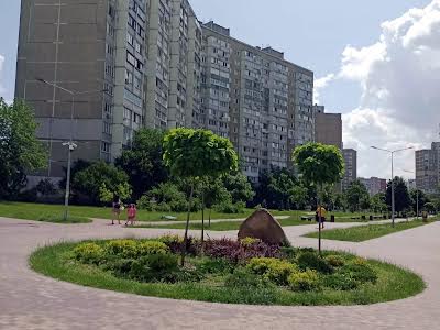 комната по адресу Червоной Калины просп. (Владимира Маяковского), 17-Д