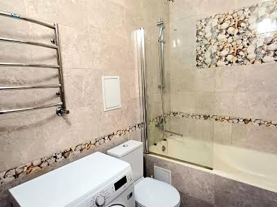 квартира за адресою Братська вул., 12