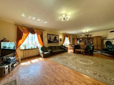 будинок за адресою с. Крюківщина, Квіткова вул., 3