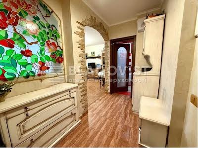 квартира за адресою Метрологічна вул., 13