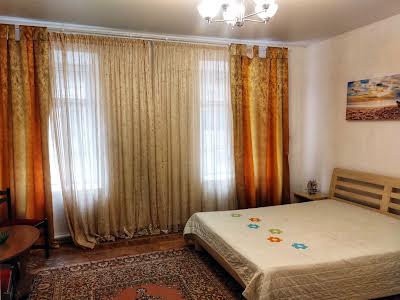 квартира за адресою Кінна вул., 13