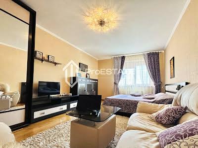 квартира за адресою Бориспільська вул., 4