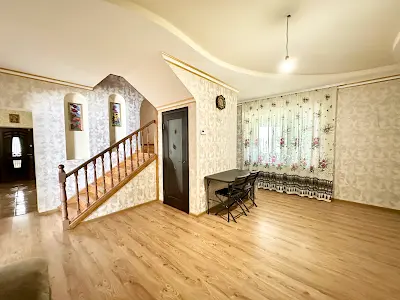 будинок за адресою Весняна, 34