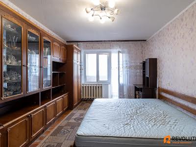 квартира по адресу Ларисы Руденко ул., 3-Б