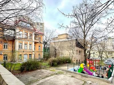 квартира за адресою Київ, Олександра Кониського вул., 30