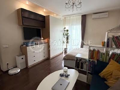 квартира за адресою Регенераторна вул., 4 к1-9