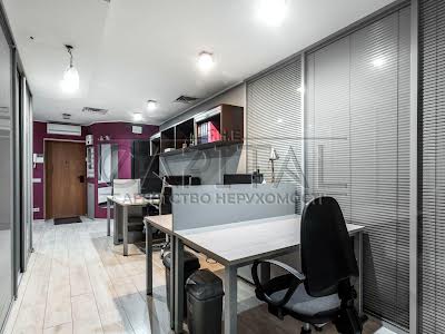 коммерческая по адресу Николая Амосова ул., 2