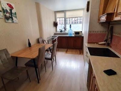 квартира за адресою Лабораторна вул., 14