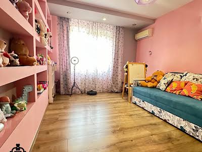квартира за адресою Академіка Булаховського вул., 5-Д