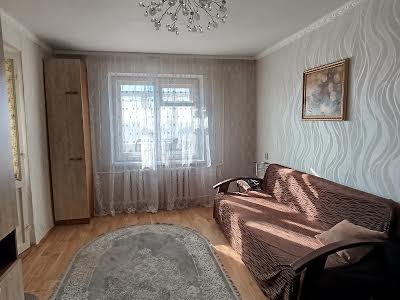 квартира за адресою вул. Небесної Сотні, 24