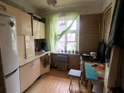 квартира по адресу Строителей ул., 27