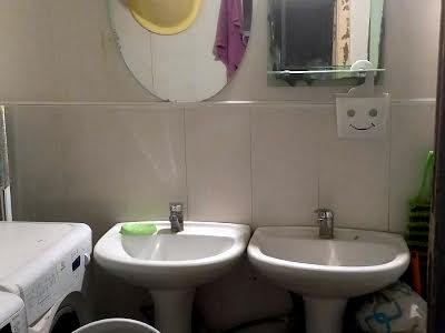 кімната за адресою Азербайджанська вул. (Бакинських Комісарів), 8-Б