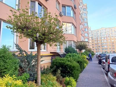 квартира за адресою Братська вул., 12