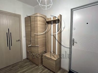 квартира за адресою Срібнокільська вул., 8