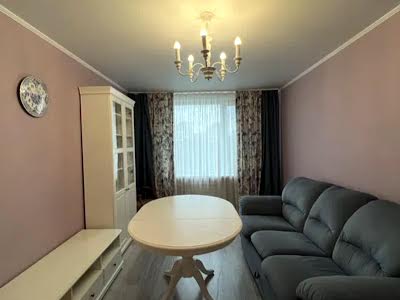 квартира за адресою Миколи Ушакова вул., 4